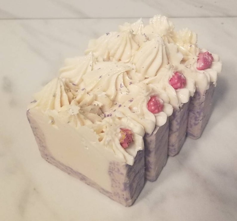 Wisteria Blvd /The Flower Bouquet Collection / Limited Edition / Artisan Soap Bar / 6 ~ 7 oz. afbeelding 5