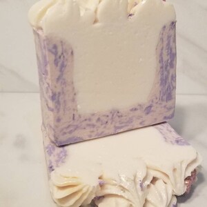 Wisteria Blvd /The Flower Bouquet Collection / Limited Edition / Artisan Soap Bar / 6 ~ 7 oz. afbeelding 2