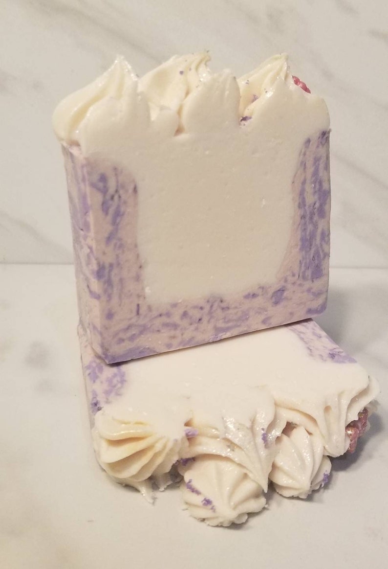 Wisteria Blvd /The Flower Bouquet Collection / Limited Edition / Artisan Soap Bar / 6 ~ 7 oz. afbeelding 2
