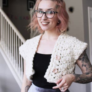 Sterling Cropped Cardi Crochet Pattern // Easy // Womens Garment // The Hook Nook image 1