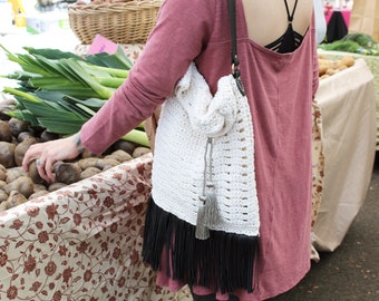 Eyelet Market Bag Crochet Pattern // The Hook Nook // Easy // Intermediate // Tutorial