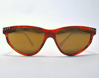 Vintage Glossy Tortoise Triangle Style Sunglasses With Gold Mirror Lenses