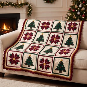 Puede incluir: Una manta de ganchillo con una cuadrícula de motivos cuadrados alternos. Cada cuadrado muestra un árbol de Navidad verde con una estrella amarilla o una flor de pascua roja oscura con centro amarillo, sobre un fondo blanco roto.