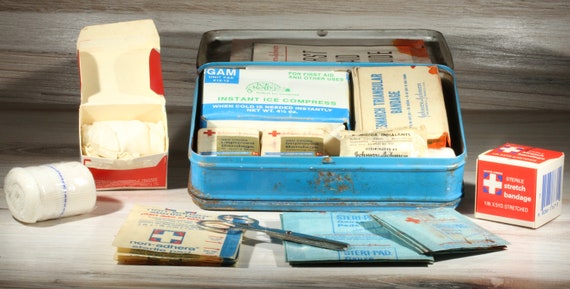 Johnson and Johnson Auto Kit First Aid Metal Stor… - image 2