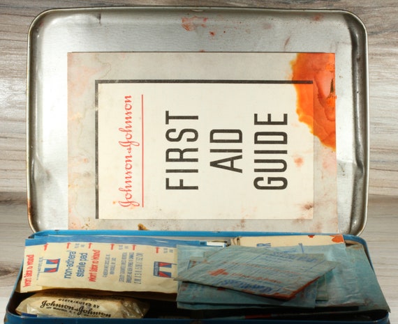 Johnson and Johnson Auto Kit First Aid Metal Stor… - image 5