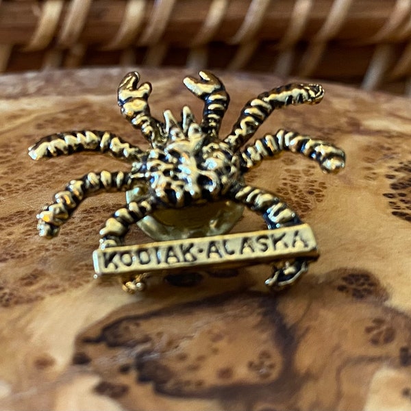 Kodiak Alaska Travel Resort Collectible Lapel Pin - Gold-Tone Lapel Pin - Alaska Resort Collectible - Snowboarding Snow Skiing Crabbing Pin