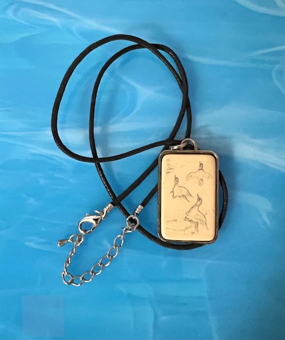 Vintage scrimshaw hotsell jewelry