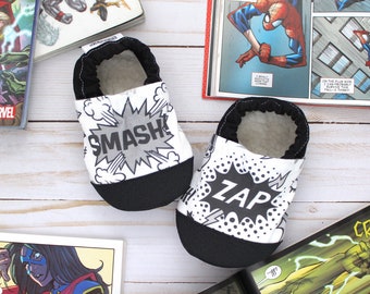 Comic Buch Babyschuhe - Kleinkind Comic Mokassins - Superhelden Hausschuhe - vegane weiche Sohlenschuhe - Nerd Baby Geschenk - Comic Buch Baby Shower Geschenk