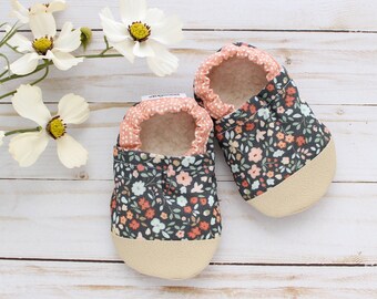 floral baby shoes - vegan baby shoes - floral slippers - baby shower gift for girl - rubber soft sole shoes - floral baby moccasins