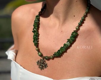 Naszyjnik z naturalnego jadeitu, biżuteria z zielonego jadeitu, naszyjnik z koralików mosiężnych, ręcznie robiony naszyjnik z kamieniem leczniczym, prezent dla niej
