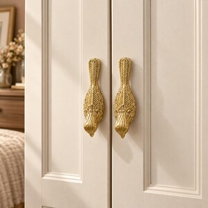 Gold Bird Cabinet Knob, Vintage Brass Bird Drawer Pull, Decorative Animal Dresser Handle, Unique Wardrobe Door Knob, Kitchen Cupboard