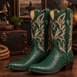 Green Python Leather Cowboy Boots: Western Golden Embroidery , Westernstiefel