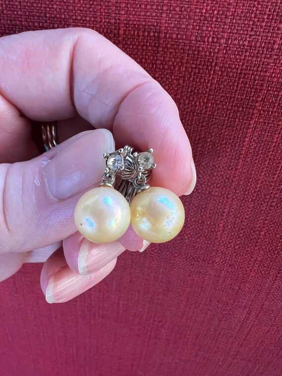 Vintage Ciner Faux Pearl Clip On Earrings - image 1