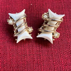 Vintage Gold Tone And White Clip on Earrings