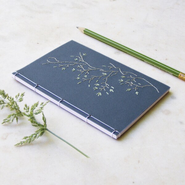 Ramo di albero. Taccuino A6 ricamato. Blocco note di natura. Floreale Notebook. Notebook floreale giapponese. Giornale di Mini giardino. Primavera Pocket Journal