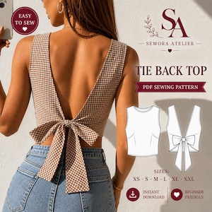 Peut inclure: Un haut à nouer au dos en vichy marron et blanc avec un décolleté en V profond et un grand nœud dans le bas du dos. L'image inclut un dessin technique du haut, le texte SEWORA ATELIER, TIE BACK TOP, PDF SEWING PATTERN et SIZES XS-XXL.