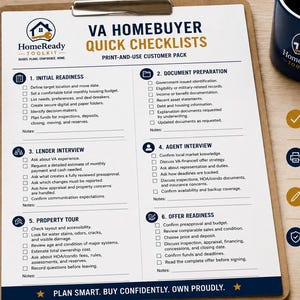 Peut inclure: Un document papier blanc intitul&eacute; VA Homebuyer Quick Checklists sur un presse-papier en bois. Le document pr&eacute;sente six sections num&eacute;rot&eacute;es pour les t&acirc;ches d'achat immobilier, avec des cases &agrave; cocher et des lignes pour les notes.