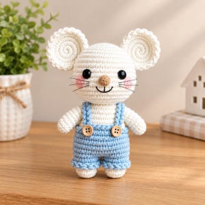 Crochet Mouse Pattern, Amigurumi Mouse Pattern, Mouse Crochet Pattern with Overalls, Easy Beginner Crochet Animal PDF