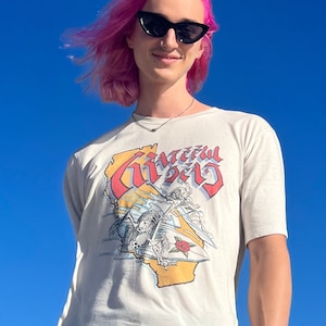 Original Grateful Dead Surfing Skeleton California T-shirt Original Grateful Dead Surfing Skeleton California T-shirt