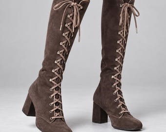 Vtg 90s Eastland Low Leather Ankle Boots Lace up Chukka Vibram