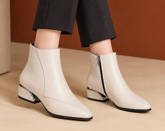 Damen-Ankle-Boots mit spitzer Zehenpartie, niedrigem Blockabsatz und seitlichem Reißverschluss, minimalistische schwarze und weiße Stiefeletten, Herbst-Winter-Schuhe
