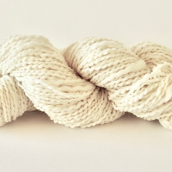 Thick and Thin Yarn, Wool Yarn, 2Ply Yarn,  Bulky Yarn,  Blanket Yarn, Ivory Colour