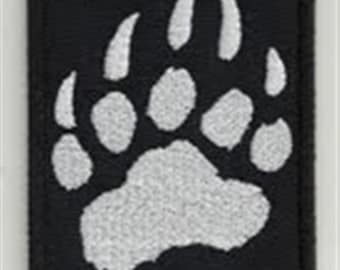 Bear Foot - parche bordado, 8 X 6 cm.