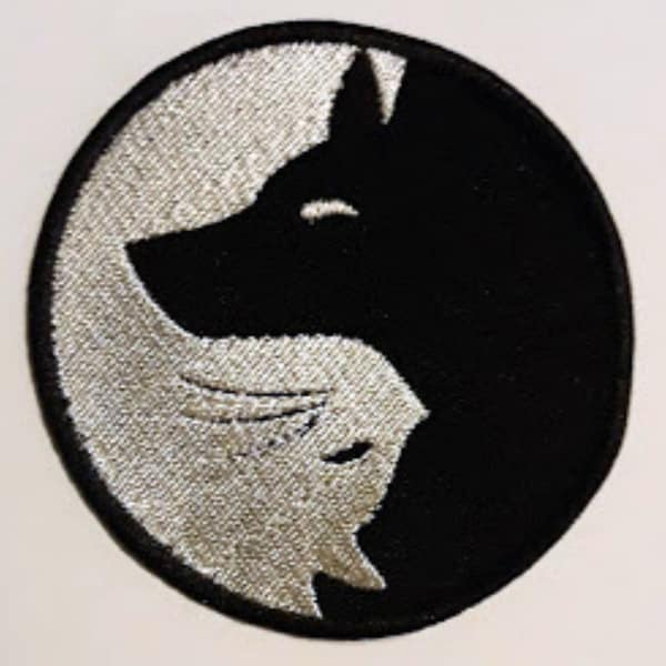 Dog and cat Yin and Yang - embroidered patch, 3,2 X 3,2 INCH