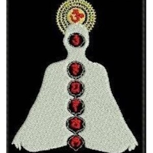 Pode incluir: Silhueta branca de uma pessoa em uma postura meditativa com um halo dourado acima de sua cabeça. Sete chakras vermelhos estão alinhados no centro do corpo.