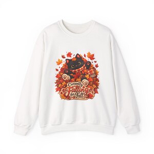 Trui met zwarte kitten en herfstbladeren, een knusse herfsttrui. afbeelding 8