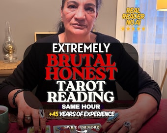 Może przedstawiać: Osoba z ciemnymi włosami w czarnej koszuli z długim rękawem siedzi przy stole z kartami tarota. Tekst na obrazie: EXTREMELY BRUTAL HONEST TAROT READING, SAME HOUR, +45 YEARS OF EXPERIENCE, REAL READER NO AI oraz SWIPE FOR MORE.