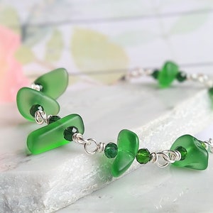 Green Sea Glass Beach Strand Silver Chain Link Bracelet, Beach Fashion, Beach Lover&#39;s Gift, Beach Wedding