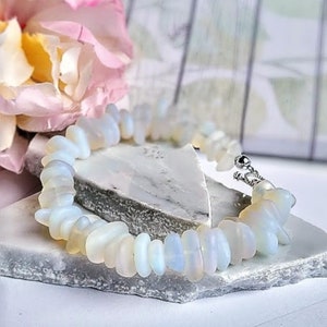 Simple Opal Glass Bracelet, Mother&#39;s Day Gift For Her, White Seaglass Bracelet, Opalite Gemstone Moonstone Bracelet, Clear Glowing Bracelet