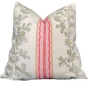 The English Garden Hester in Green and Pink pillow cover