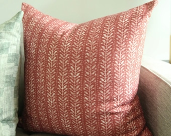 Poszewka na poduszkę z nadrukiem w bloki szafranu w kolorze terakoty, mieszanka poliestru i lnu w stylu boho