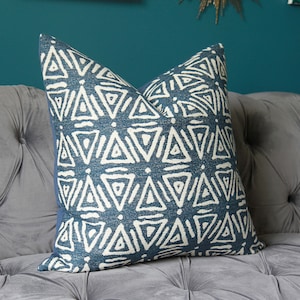Capa de Almofada Geométrica Diamante Azul Índigo e Marfim - Designer Azul - Motif Pillows
