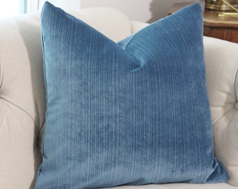 Oreiller bleu marine - Housse d’oreiller en velours rayé bleu nuit - Coussin jeté - Oreiller velours bleu - Housse d’oreiller décorative - Oreillers Motif