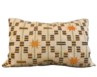 Poszewka na poduszkę Afua IN Turmeric, tkana w połowie XX wieku w kolorze pomarańczowo-zielonym z kości słoniowej, z rozgwieżdżonym niebem, Sister Ashby