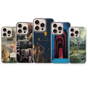 Op de afbeelding: Vijf smartphonehoesjes met diverse fantasy-geïnspireerde grafische ontwerpen. De hoesjes tonen illustraties van landschappen, kastelen, zwaarden en figuren, met tekstoverlays waaronder 'Fireheart', 'you do not yield' en 'whatever end'.