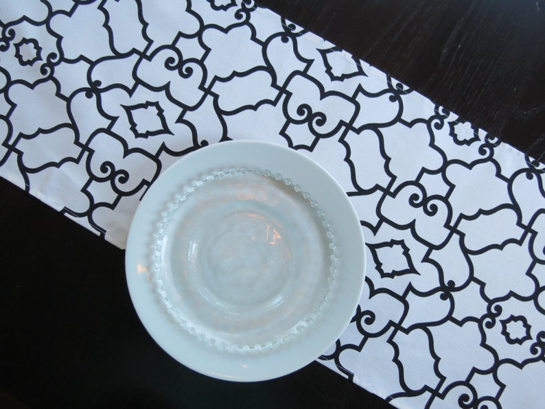 ShopLili Lattice Table Runner - Thumbnail 2