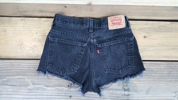 womens levi shorts