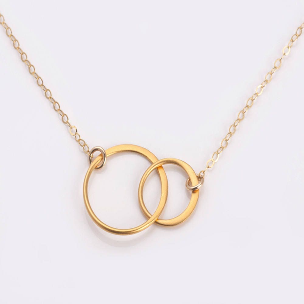 Tiny Linked Circles Necklace in Gold, Wedding, Bridesmaid Gift Best Friend  Necklace for Two Best Friend Gift - Etsy Sweden | Interlocking circle  necklace, Gold circle necklace, Friend necklaces