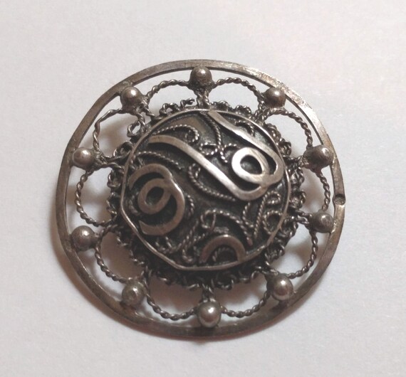 Broche Ancienne En Argent - Motifs Arabes Et Filigrane - Occasion