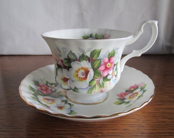 Vintage Bone China Tea Cup & Saucer Royal Albert Summertime Series Woodborough