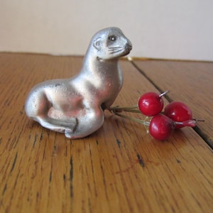 Vintage Extra Miniature Pewter Seal Figurine   Knick Knacks