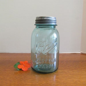 Vintage Ball Perfect Mason Quart Canning Jar  Aqua Blue  Zinc Lid