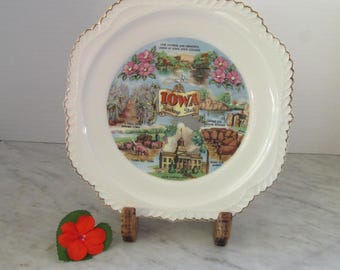 Vintage Iowa Souvenir Plate  Hawkeye State  8 3/4 Inches Diameter