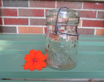 Vintage Atlas E-Z Seal Canning Jar & Lid Pint Wire Bail