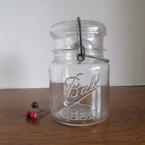 Vintage Pint Ball Ideal Canning Jar & Lid Wire Bail  Mid Century Kitchen