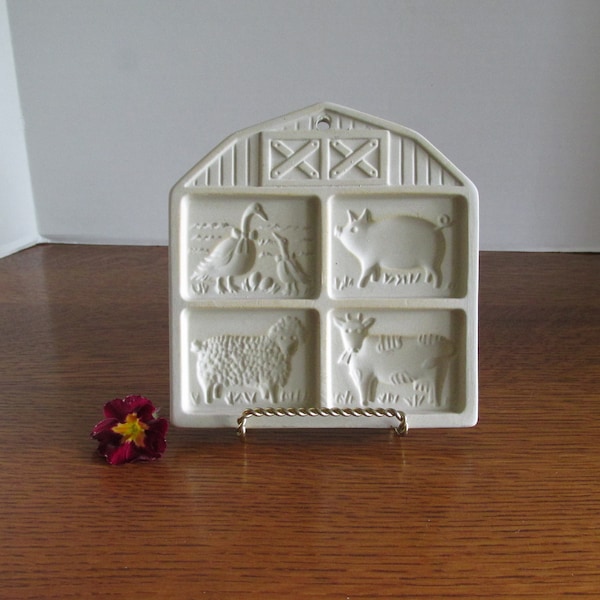 Vintage Stoneware Cookie Mold  Farmyard Friends Pampered Chef USA  1994